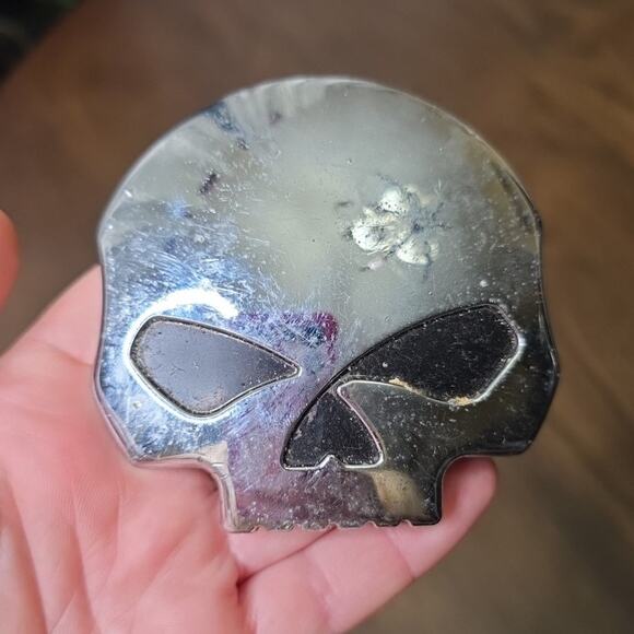 Harley-Davidson Skull Gas Cap Cover Derby Cover Chrome & Black OEM H-D - Picture 1 of 16